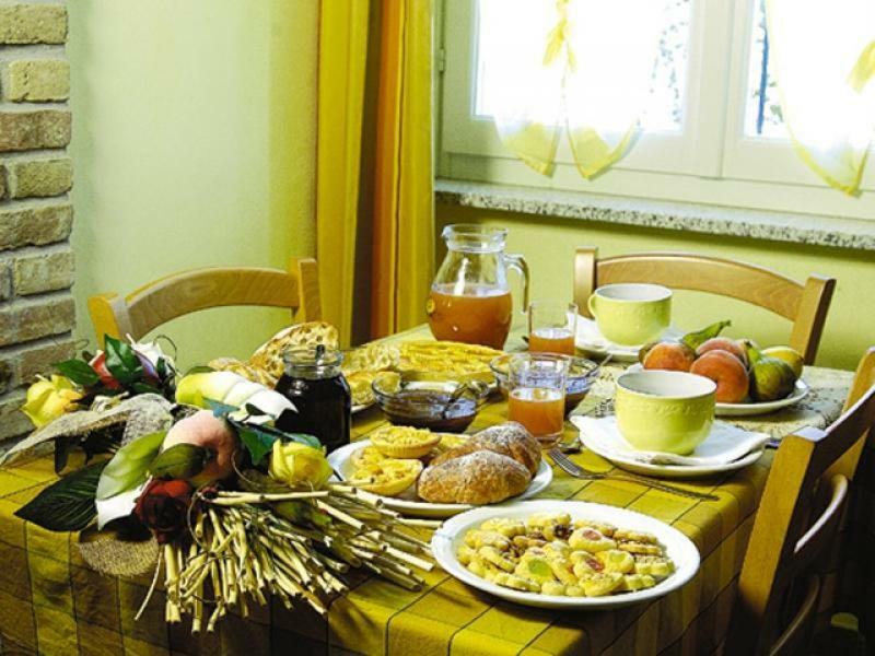 Agriturismo Cascina Anri Манго Экстерьер фото